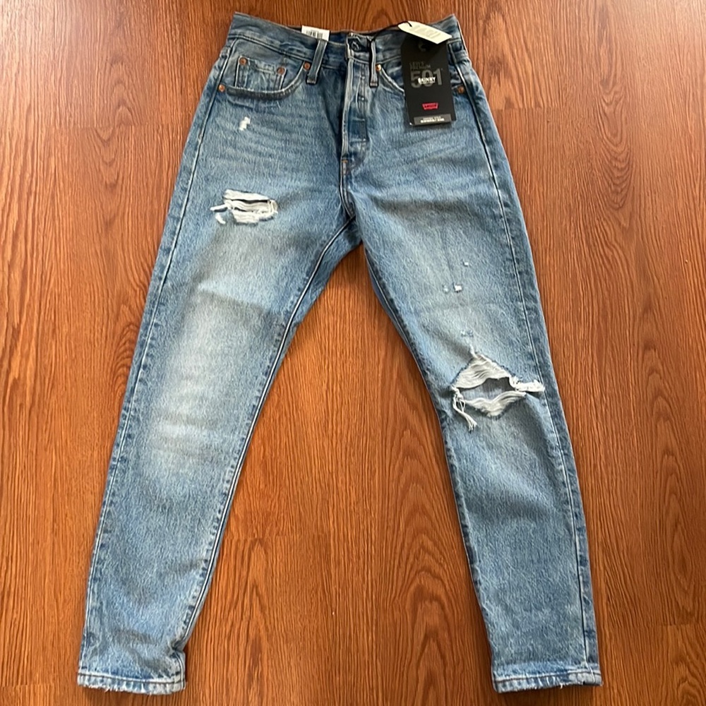 NWT. Levi’s 501 high rise premium skinny jeans size 24x28